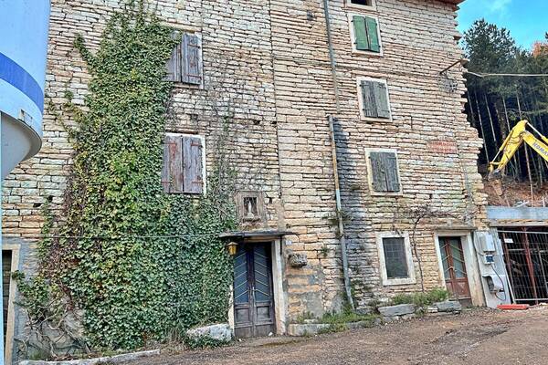 FP Studio Immobiliare agenzia immobiliare Fumane - Verona - Rustico / Casale Residenziali in vendita