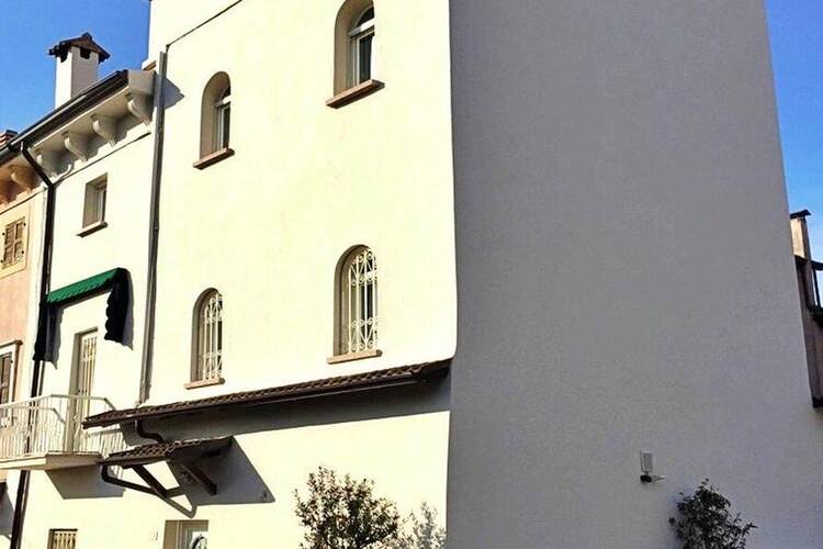 Rustico Angolare Residenziali in vendita